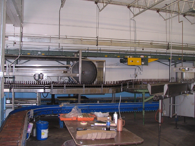 IMG_2306.jpg - The bottling line