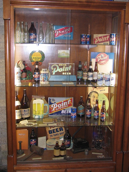 IMG_2318.jpg - Point has some great displays of breweriana