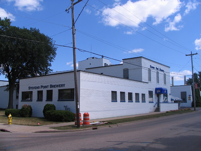 IMG_2351.jpg - Walking to brewery front