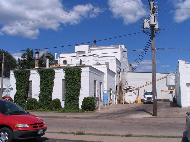 IMG_2356.jpg - moving even further south down the street